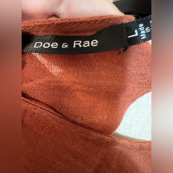 Doe & Rae Rust Blouse W Ruffle Waterfall Sleeves Sz L - Picture 4 of 5